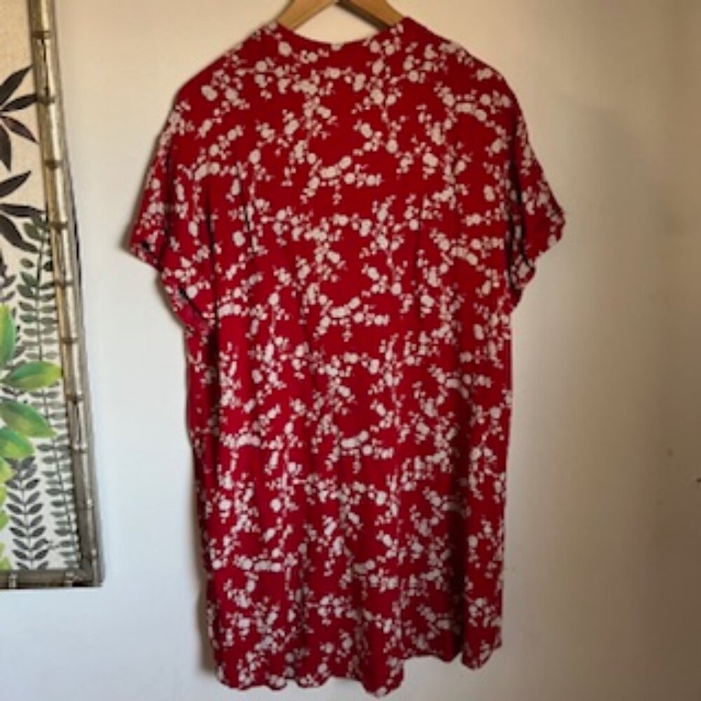 Red Floral Short Sleeve Women's Dress - Picture 3 of 10